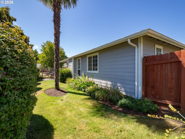 5484 MIDDLECREST Ct S, Salem, OR 97306