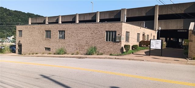 251 Seventh Street, New Kensington, PA 15068