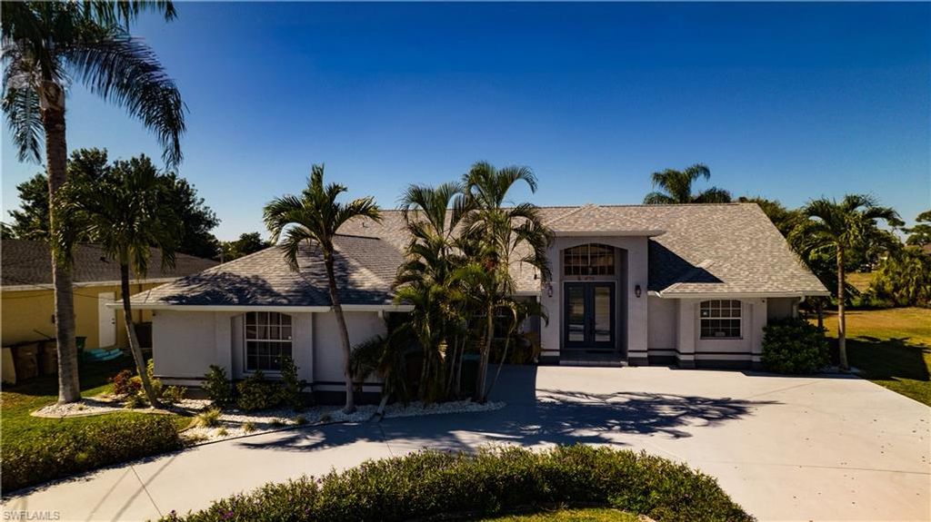 4332 Country Club BLVD, CAPE CORAL, FL 33904 — photo 2
