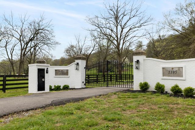 1395 Roy Sellers Rd, Columbia, TN 38401