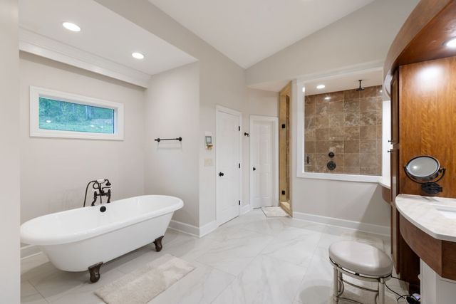 1395 Roy Sellers Rd, Columbia, TN 38401