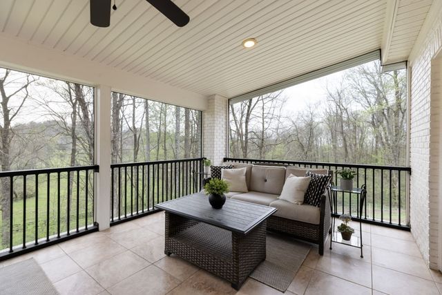 1395 Roy Sellers Rd, Columbia, TN 38401