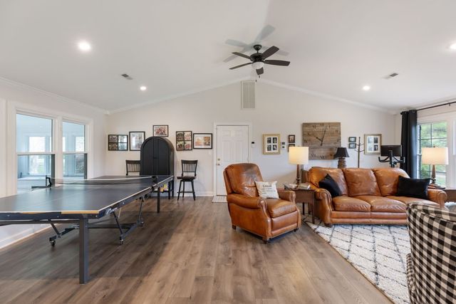 1395 Roy Sellers Rd, Columbia, TN 38401