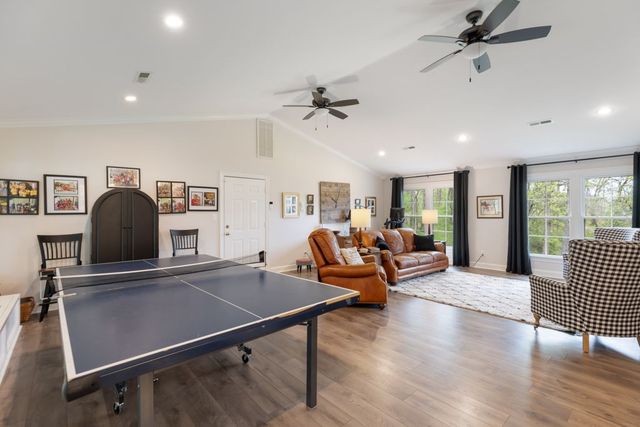 1395 Roy Sellers Rd, Columbia, TN 38401