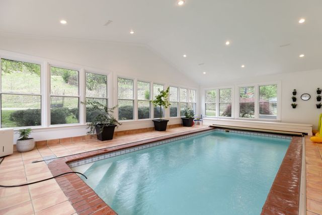 1395 Roy Sellers Rd, Columbia, TN 38401