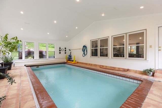 1395 Roy Sellers Rd, Columbia, TN 38401