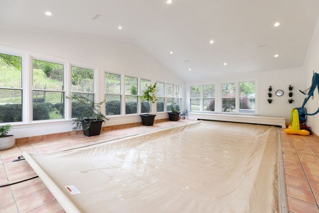 1395 Roy Sellers Rd, Columbia, TN 38401