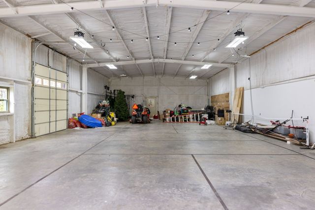 1395 Roy Sellers Rd, Columbia, TN 38401