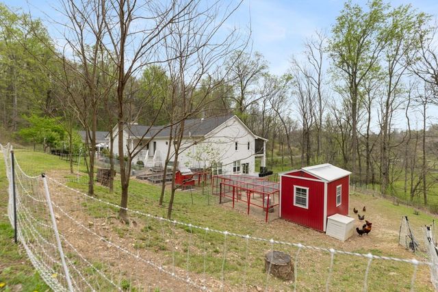 1395 Roy Sellers Rd, Columbia, TN 38401