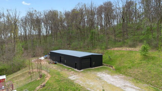 1395 Roy Sellers Rd, Columbia, TN 38401