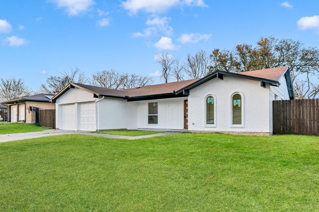 1701 Carla Avenue, Arlington, TX 76014