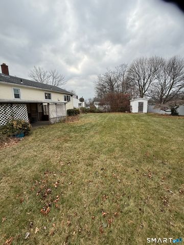 11 Flaum Drive, West Haven, CT 06516