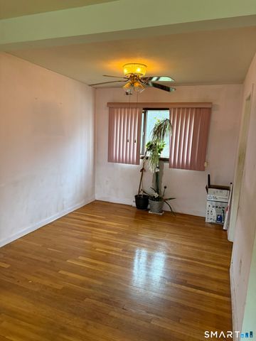 11 Flaum Drive, West Haven, CT 06516