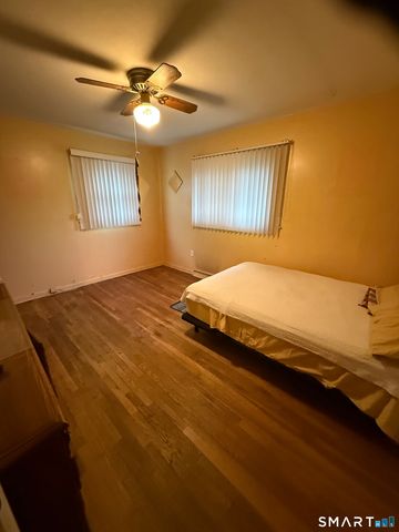 11 Flaum Drive, West Haven, CT 06516