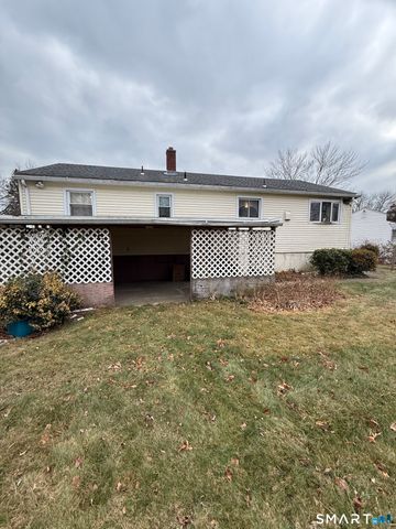 11 Flaum Drive, West Haven, CT 06516