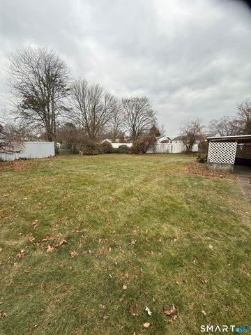 11 Flaum Drive, West Haven, CT 06516