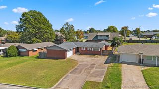 220 SE Roselawn Avenue, Bartlesville, OK 74006