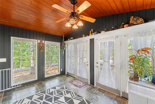 2 Edenhall Lane, Bella Vista, AR 72714