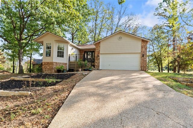 2 Edenhall Lane, Bella Vista, AR 72714