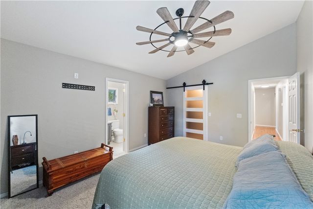 2 Edenhall Lane, Bella Vista, AR 72714