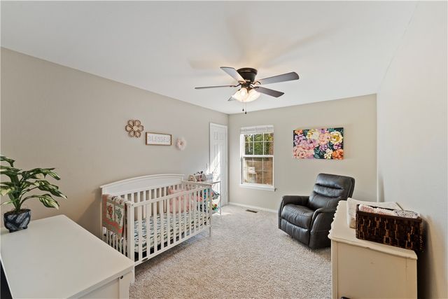 2 Edenhall Lane, Bella Vista, AR 72714