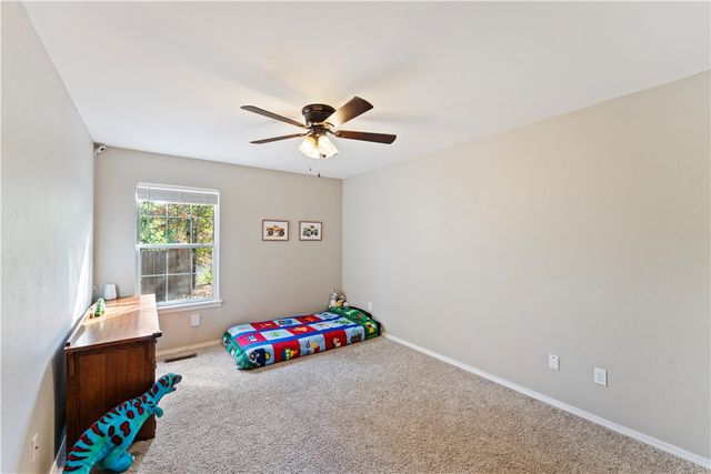 2 Edenhall Lane, Bella Vista, AR 72714