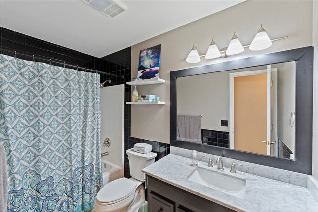 2 Edenhall Lane, Bella Vista, AR 72714