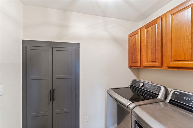 2 Edenhall Lane, Bella Vista, AR 72714