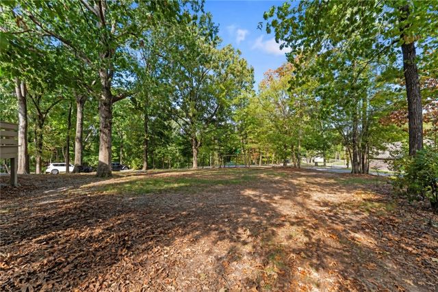 2 Edenhall Lane, Bella Vista, AR 72714
