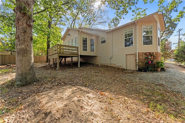 2 Edenhall Lane, Bella Vista, AR 72714