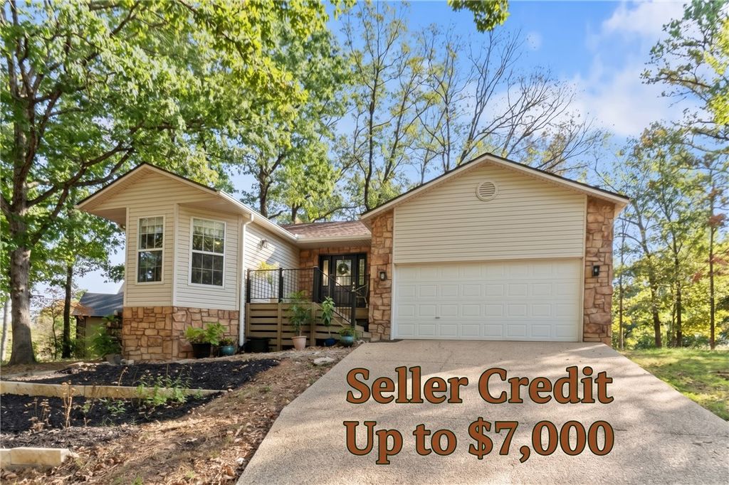 2 Edenhall Lane, Bella Vista, AR 72714