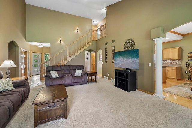 610 Pleasant Valley Parkway, Waunakee, WI 53597