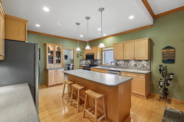 610 Pleasant Valley Parkway, Waunakee, WI 53597