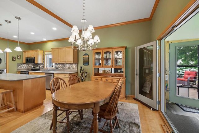 610 Pleasant Valley Parkway, Waunakee, WI 53597
