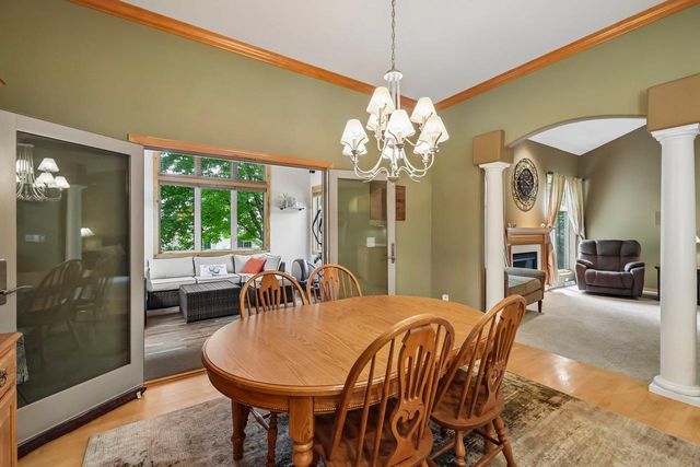 610 Pleasant Valley Parkway, Waunakee, WI 53597