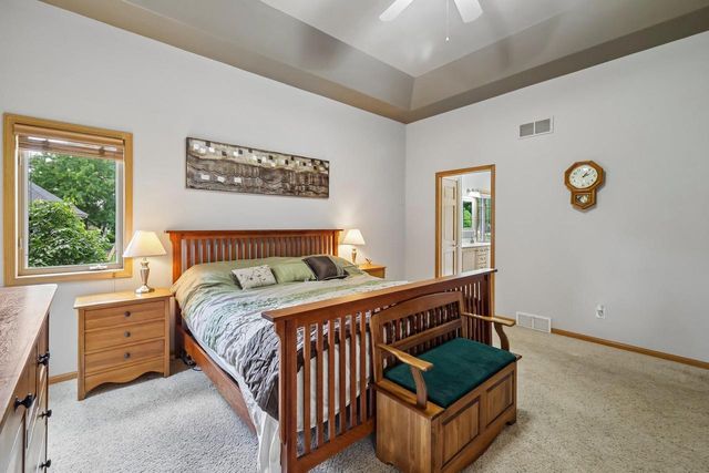 610 Pleasant Valley Parkway, Waunakee, WI 53597