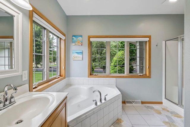610 Pleasant Valley Parkway, Waunakee, WI 53597