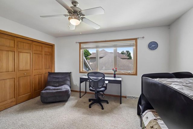 610 Pleasant Valley Parkway, Waunakee, WI 53597