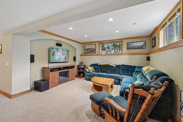 610 Pleasant Valley Parkway, Waunakee, WI 53597