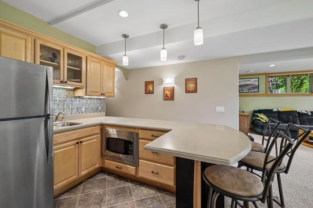 610 Pleasant Valley Parkway, Waunakee, WI 53597
