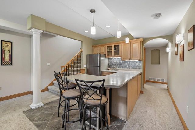 610 Pleasant Valley Parkway, Waunakee, WI 53597