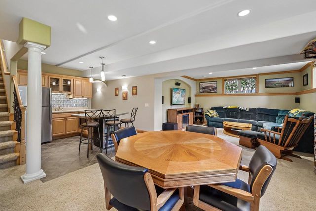 610 Pleasant Valley Parkway, Waunakee, WI 53597