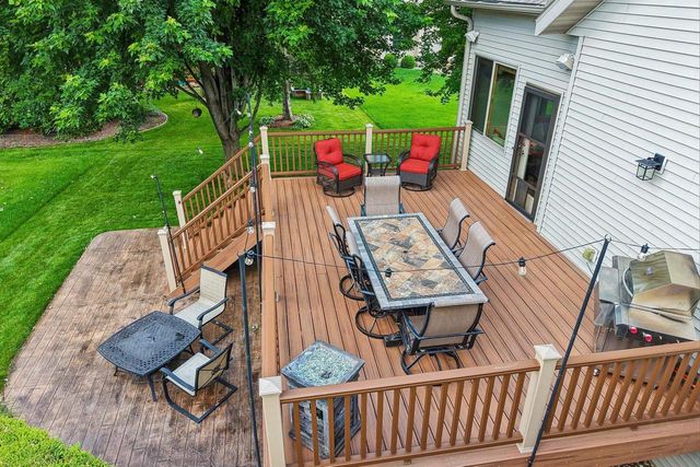 610 Pleasant Valley Parkway, Waunakee, WI 53597