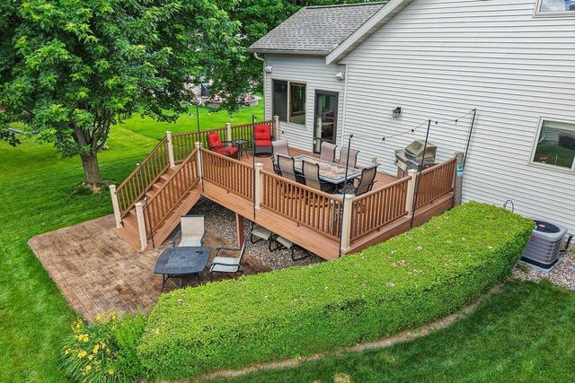 610 Pleasant Valley Parkway, Waunakee, WI 53597