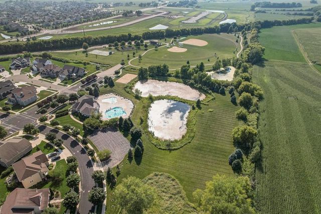 610 Pleasant Valley Parkway, Waunakee, WI 53597