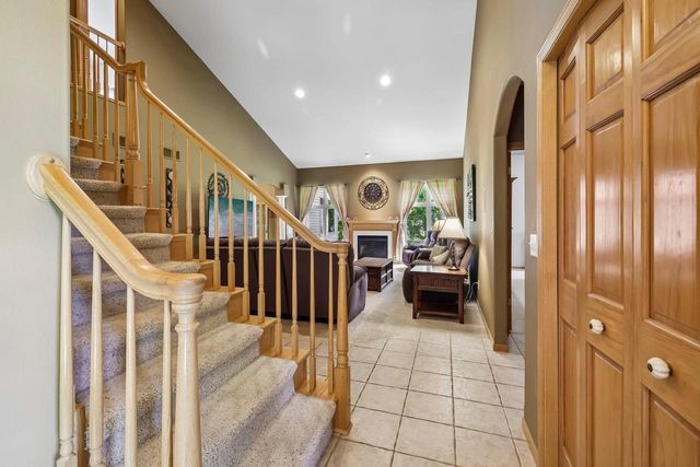 610 Pleasant Valley Parkway, Waunakee, WI 53597