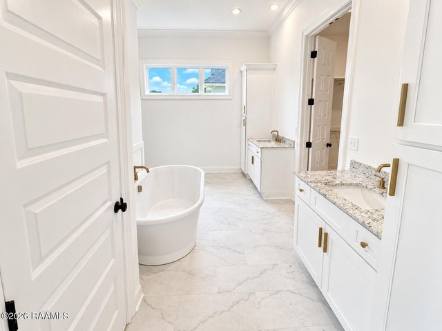 113 Fountain Mdw Drive, Broussard, LA 70518