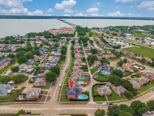 9102 Barton Creek Drive, Rowlett, TX 75089