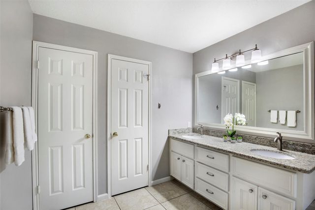 98 S Village Knoll Circle, The Woodlands, TX 77381
