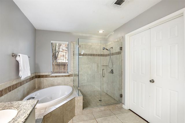 98 S Village Knoll Circle, The Woodlands, TX 77381